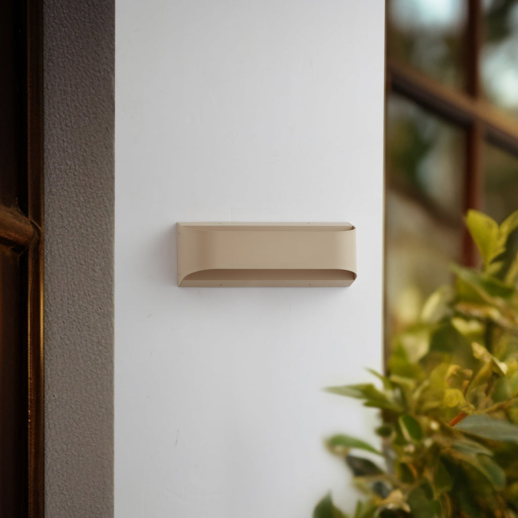 Detalj av LED utevegglampe Lenore beige aluminium
