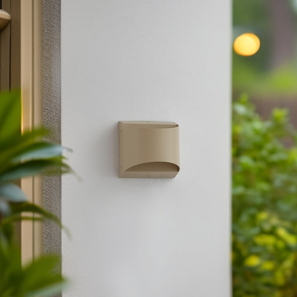 LED utevegglampe Lenore beige aluminium detalj