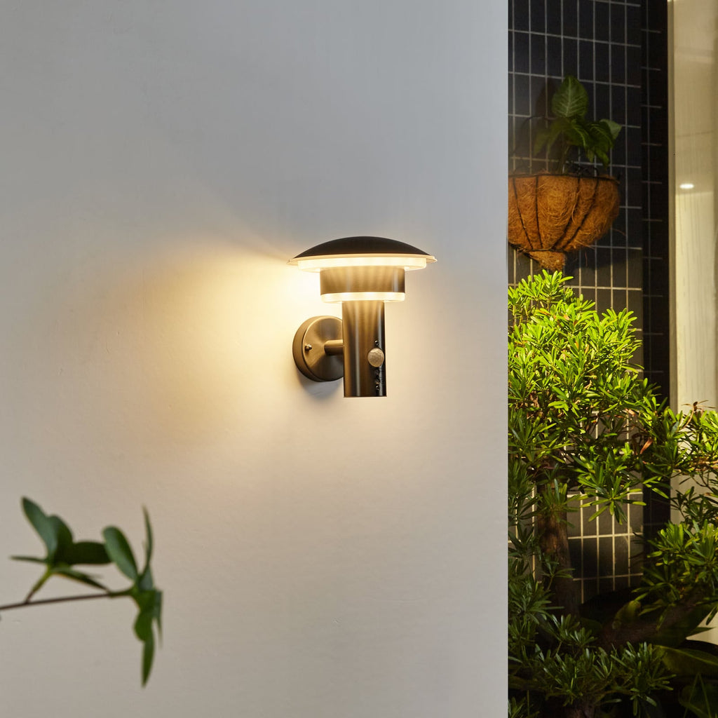 LED utevegglampe Lillie med bevegelsessensor rustfritt stål IP44 forfra