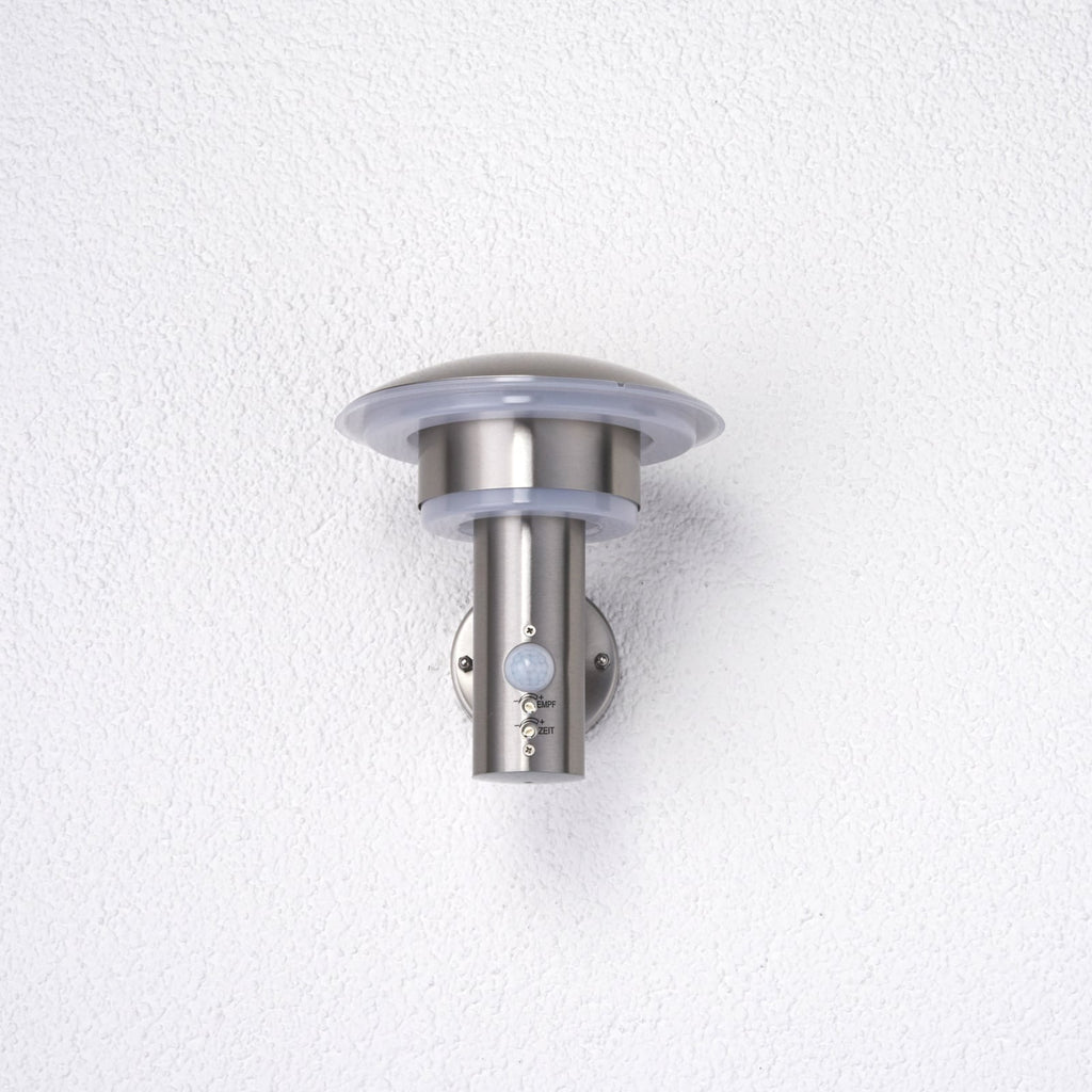 Montert LED utevegglampe Lillie med bevegelsessensor i rustfritt stål