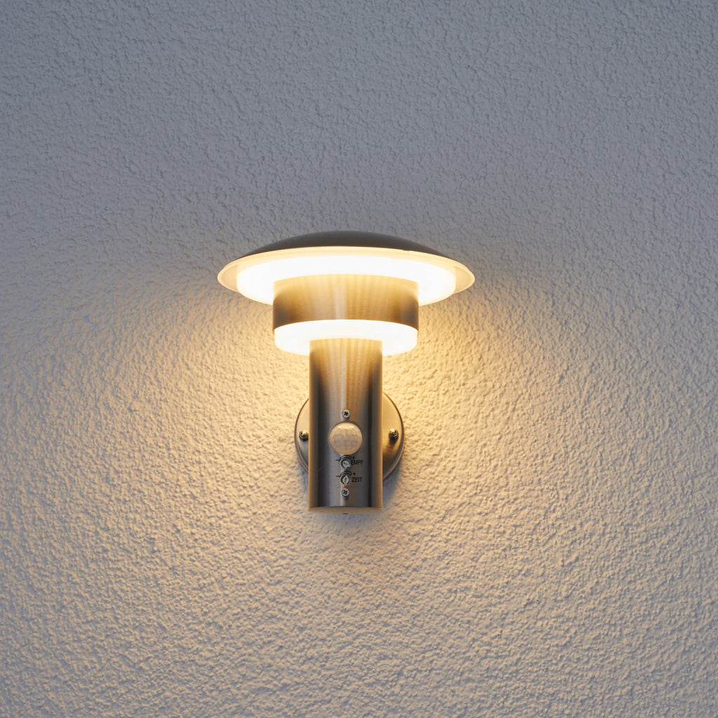 Nærbilde av rustfritt stål på LED utevegglampe Lillie