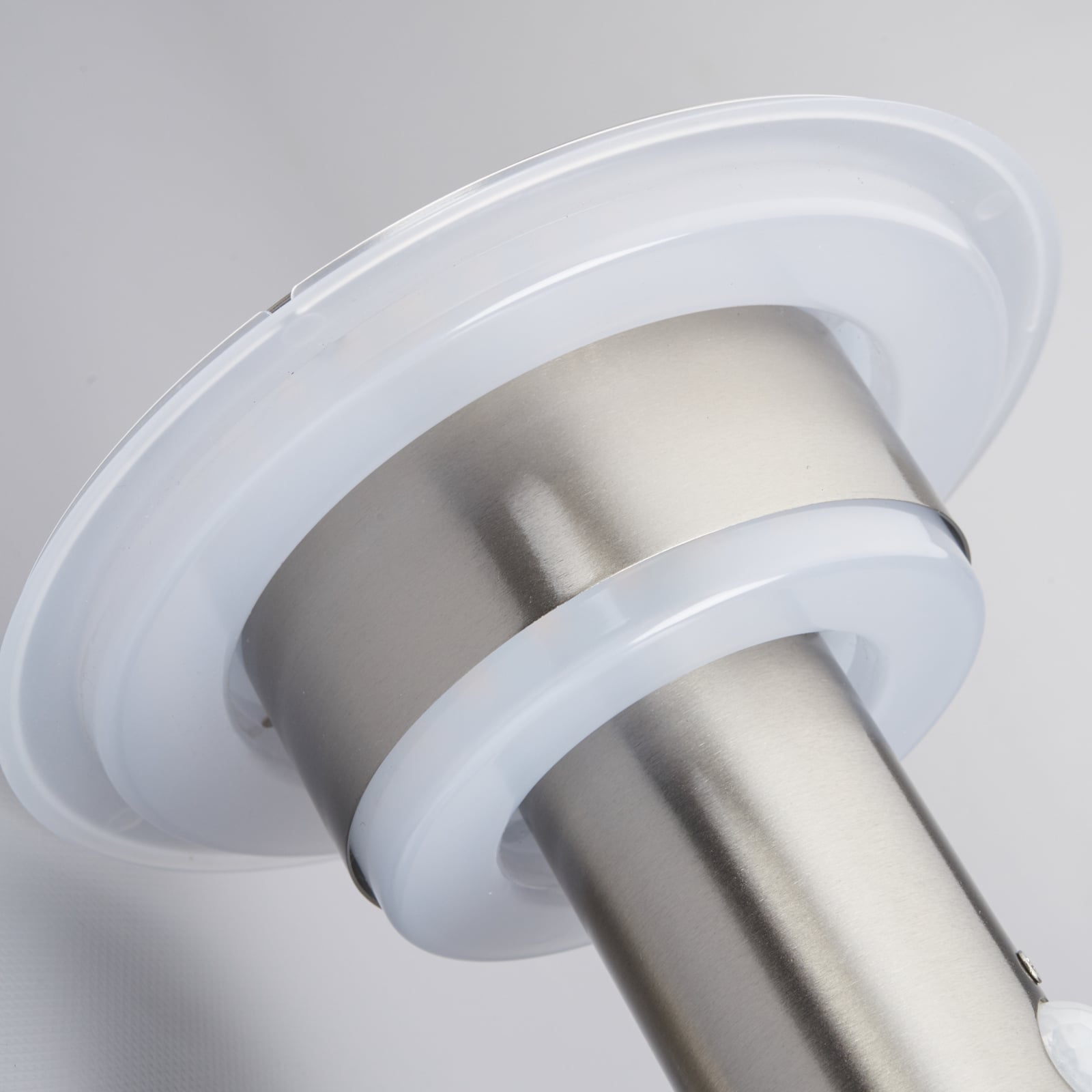 LED utevegglampe Lillie i rustfritt stål med IP44 beskyttelse