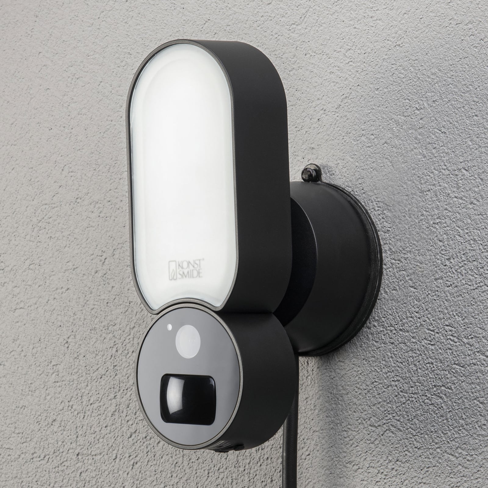 LED utevegglampe med kamera og bevegelsessensor 12V IP54 fra Konstsmide forfra