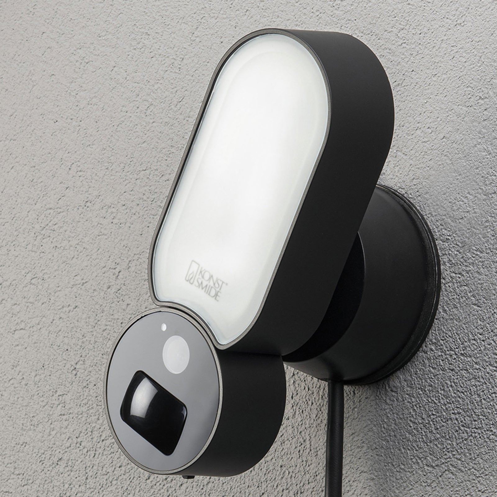 Montert LED utevegglampe med kamera og bevegelsessensor 12V IP54 i utendørsområde