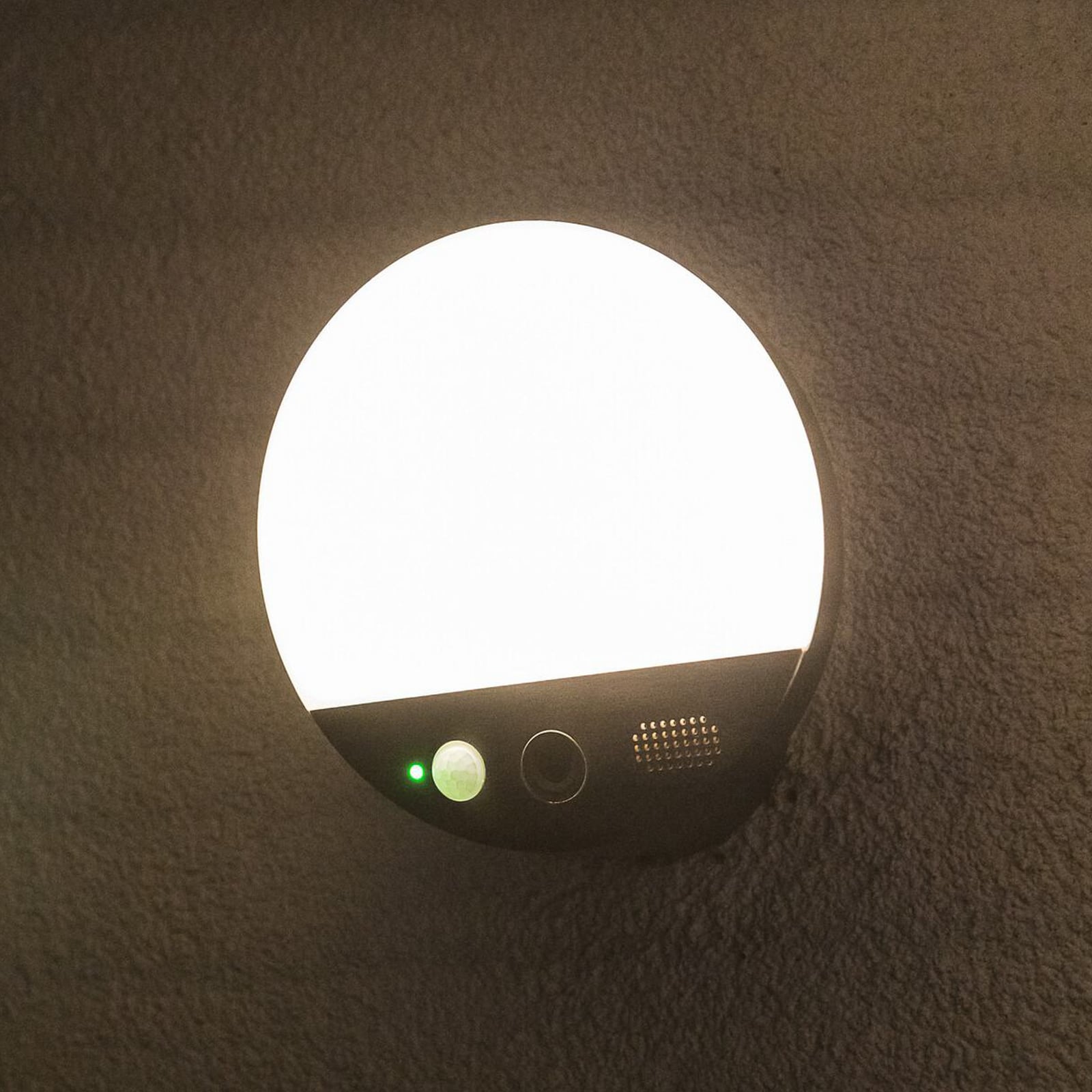 LED utevegglampe med kamera og bevegelsessensor grå IP44 - OSRAM SMART+ forfra