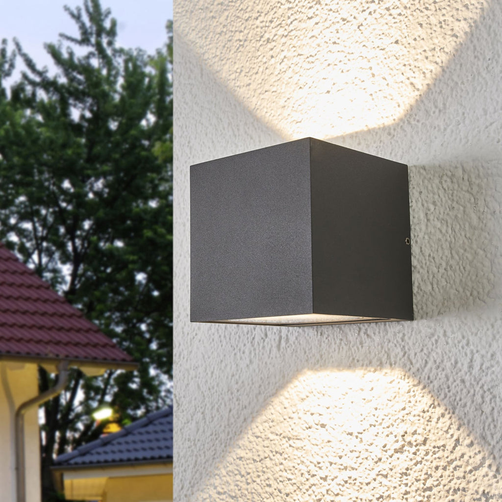 LED utevegglampe Merjem opp og ned 10 cm IP54 fra Lucande forfra