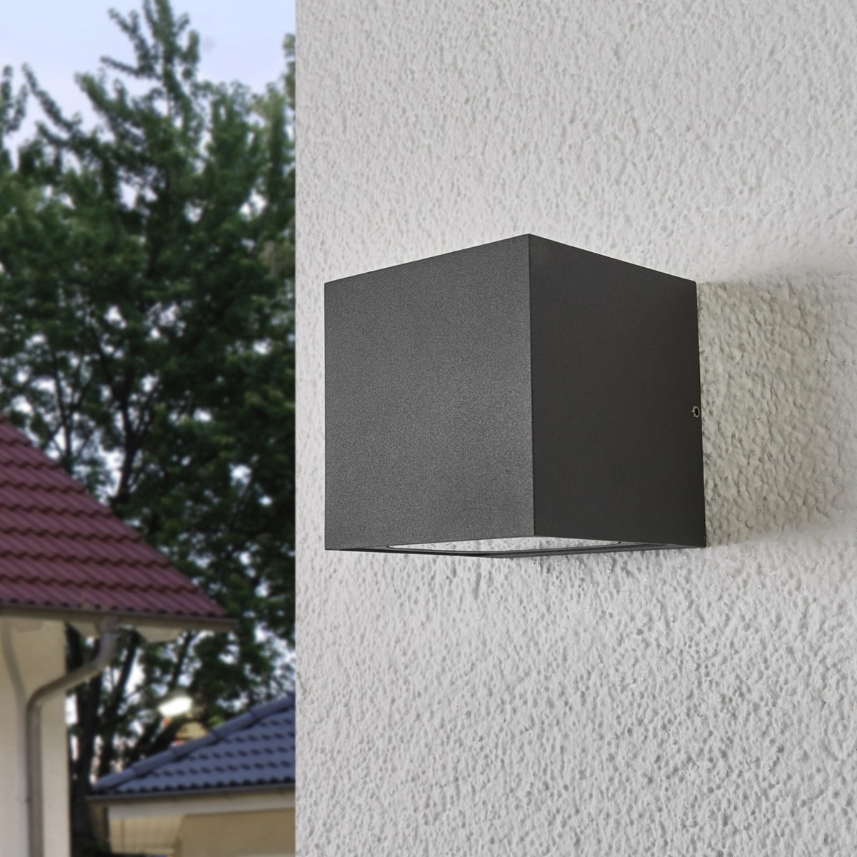 LED utevegglampe Merjem opp og ned 10 cm IP54 detalj av materiale