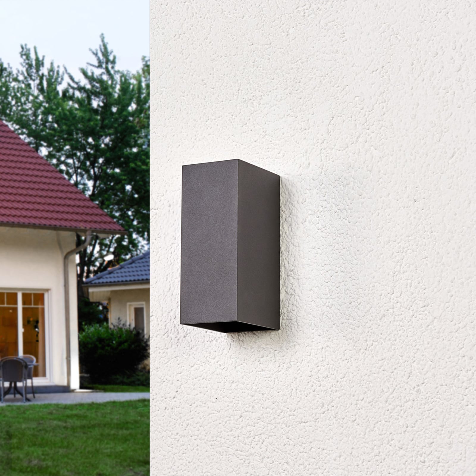 LED utevegglampe Mikka opp og ned antrasitt detalj