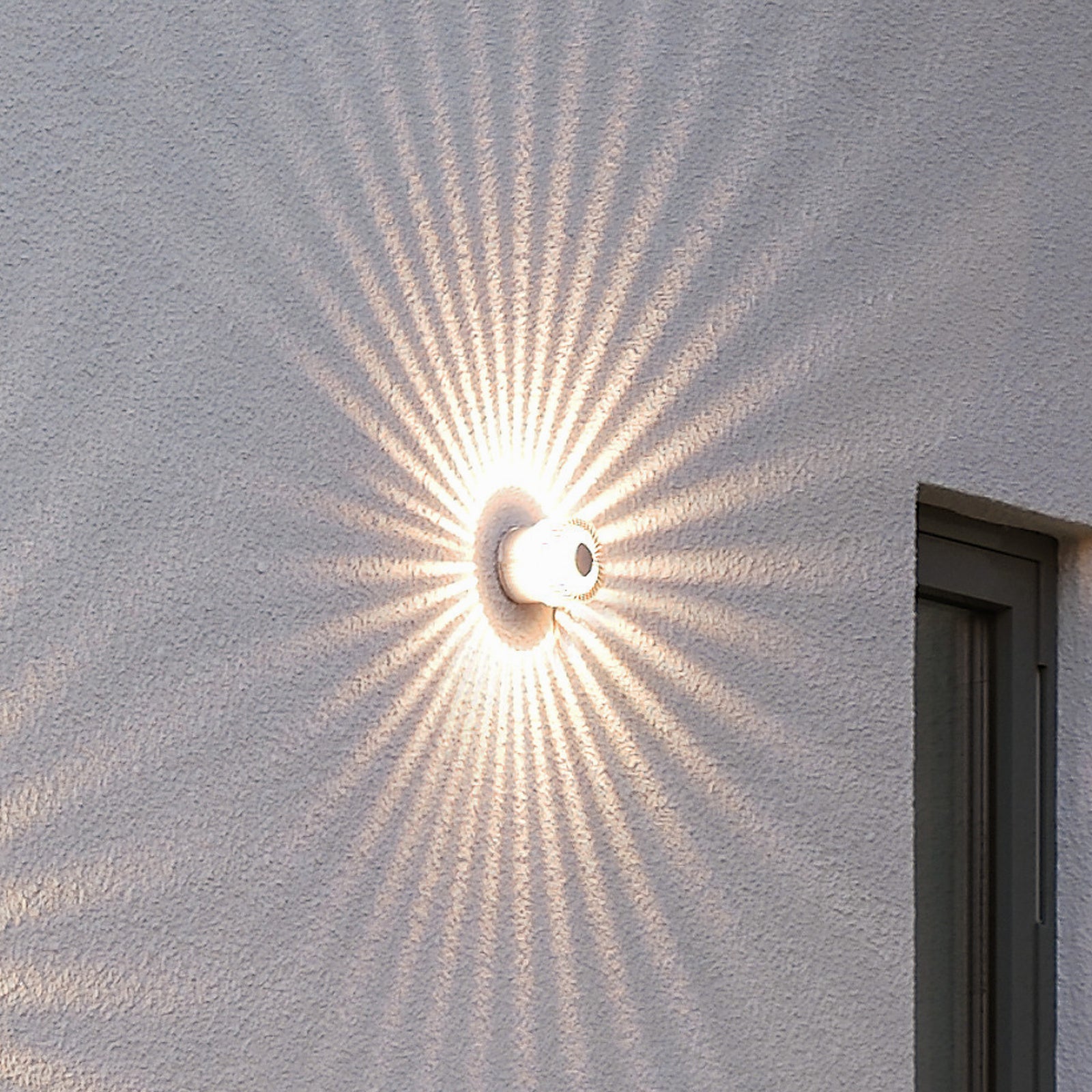 LED utevegglampe Monza rund sølv nærbilde