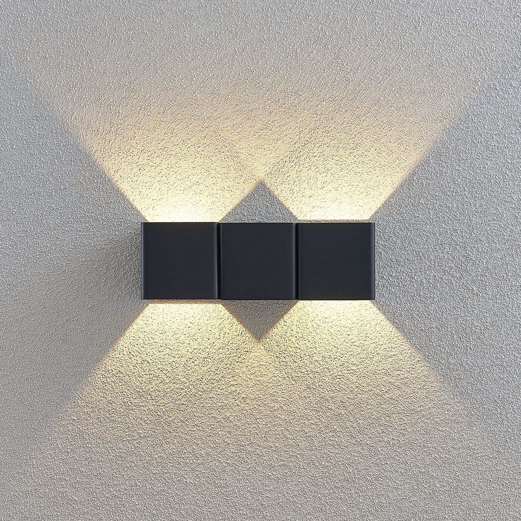 Nærbilde av LED utevegglampe Niclas opp og ned aluminium IP54