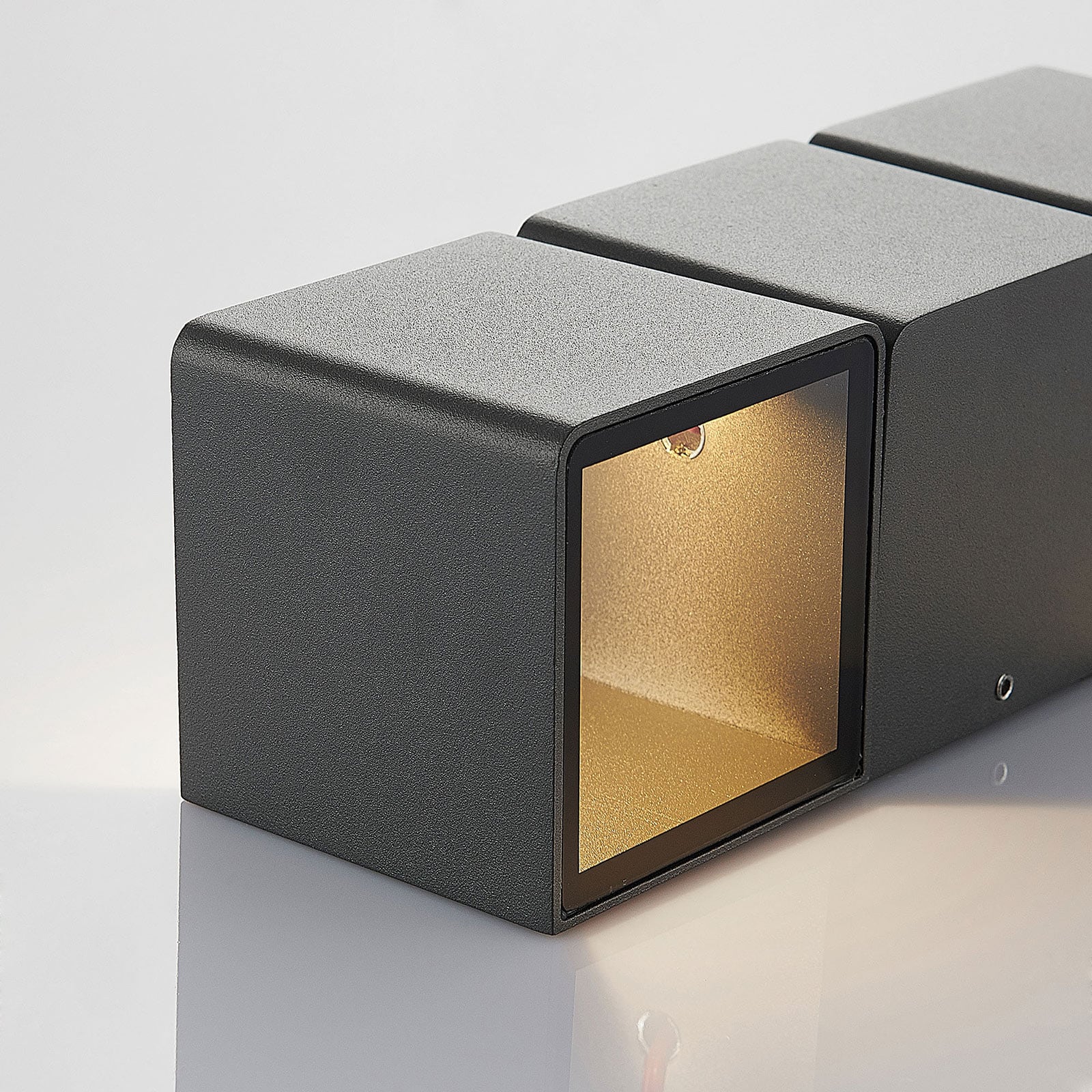 LED utevegglampe Niclas opp og ned aluminium IP54 lysbilde oppover