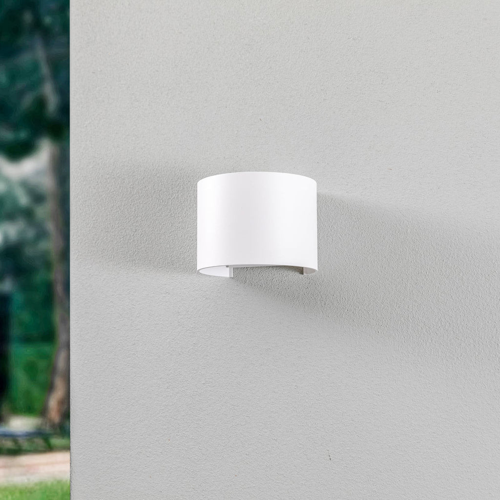 Detalj av LED utevegglampe Nivar rund hvit metall IP54