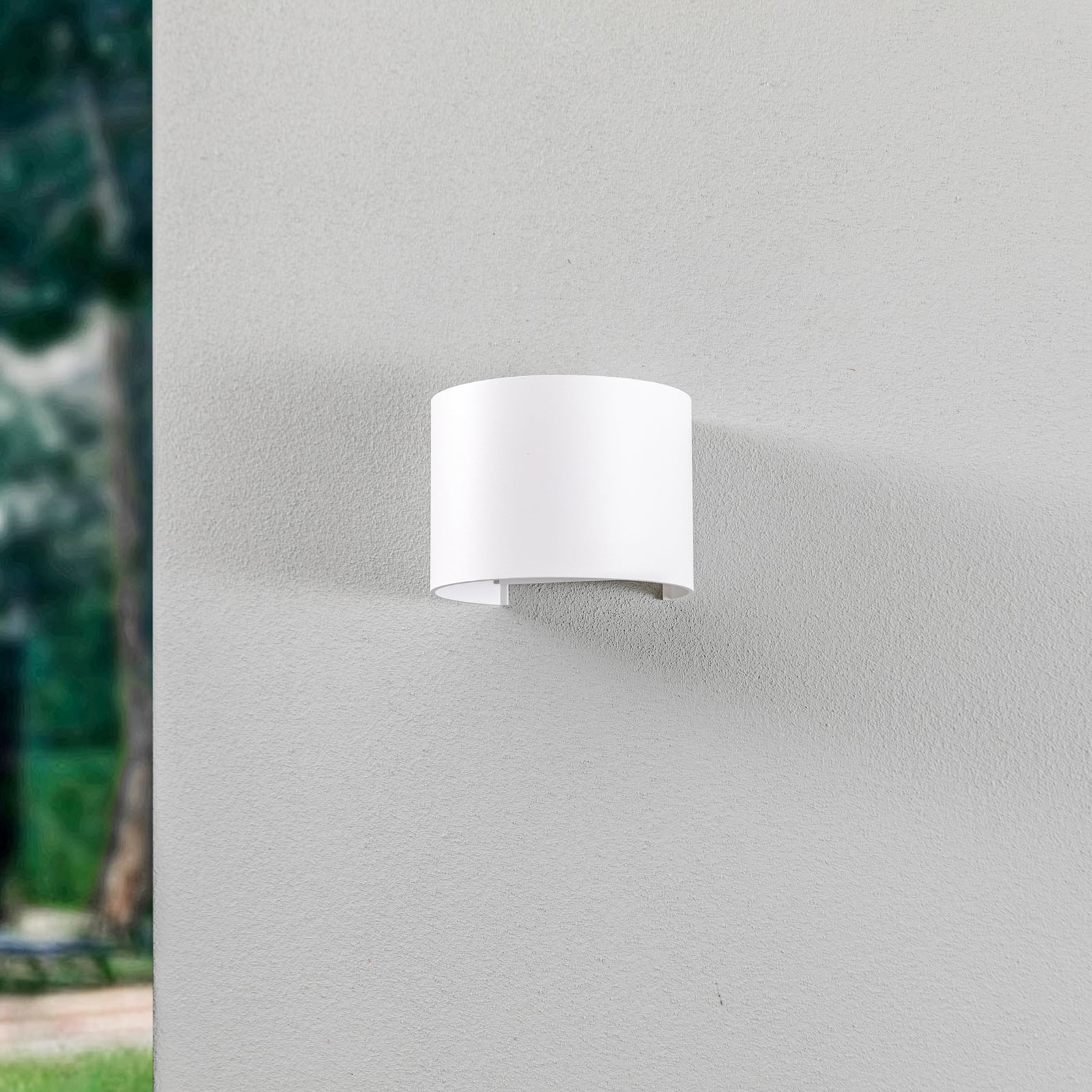 Detalj av LED utevegglampe Nivar rund hvit metall IP54