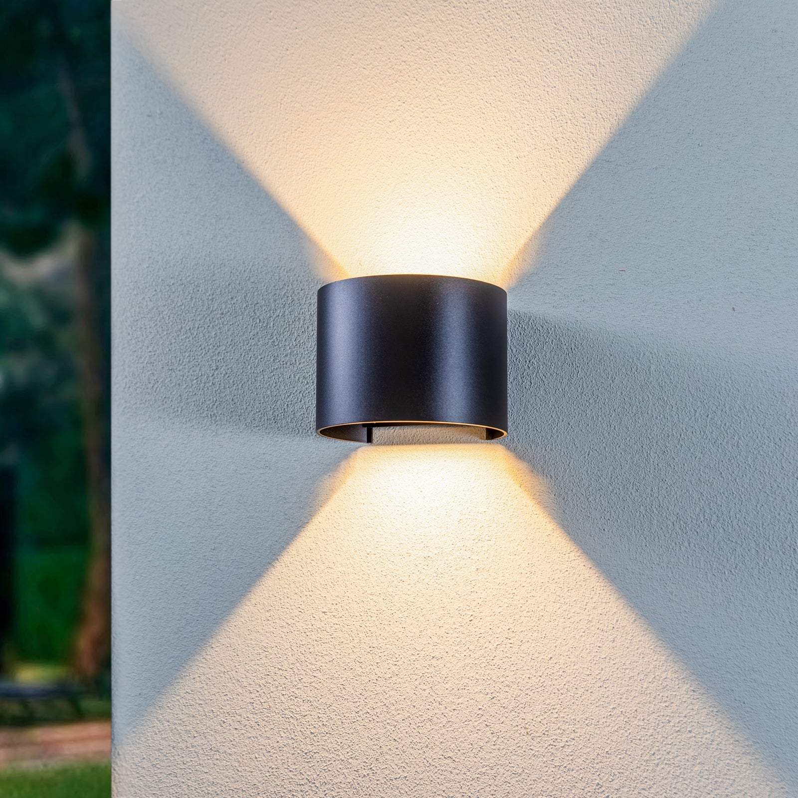 LED utevegglampe Nivar rund svart metall IP54 bakside
