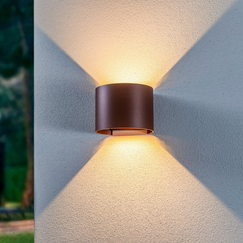 LED utevegglampe Nivar rund rustfarget metall bakside