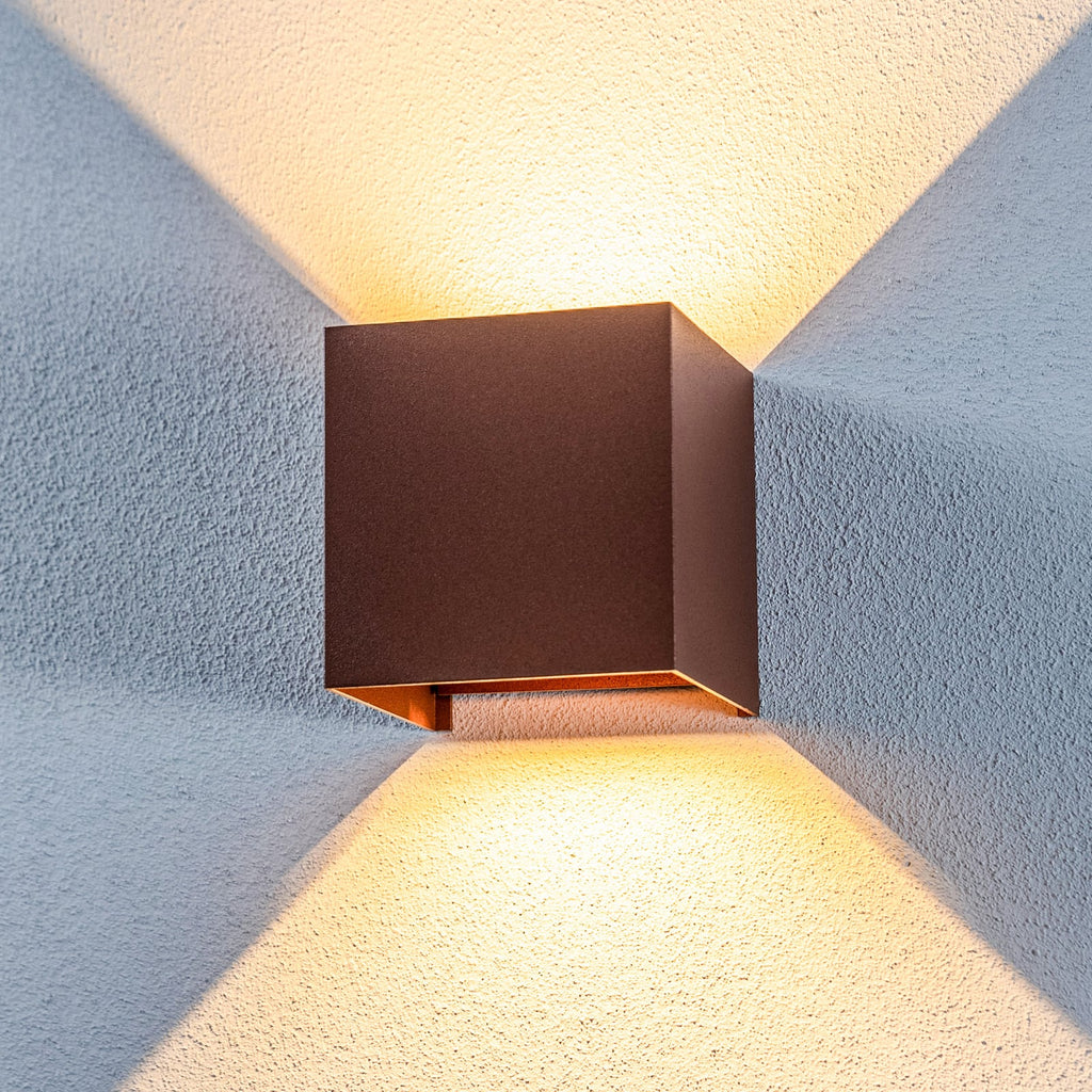 LED utevegglampe Nivar firkantet rustfarget metall forfra
