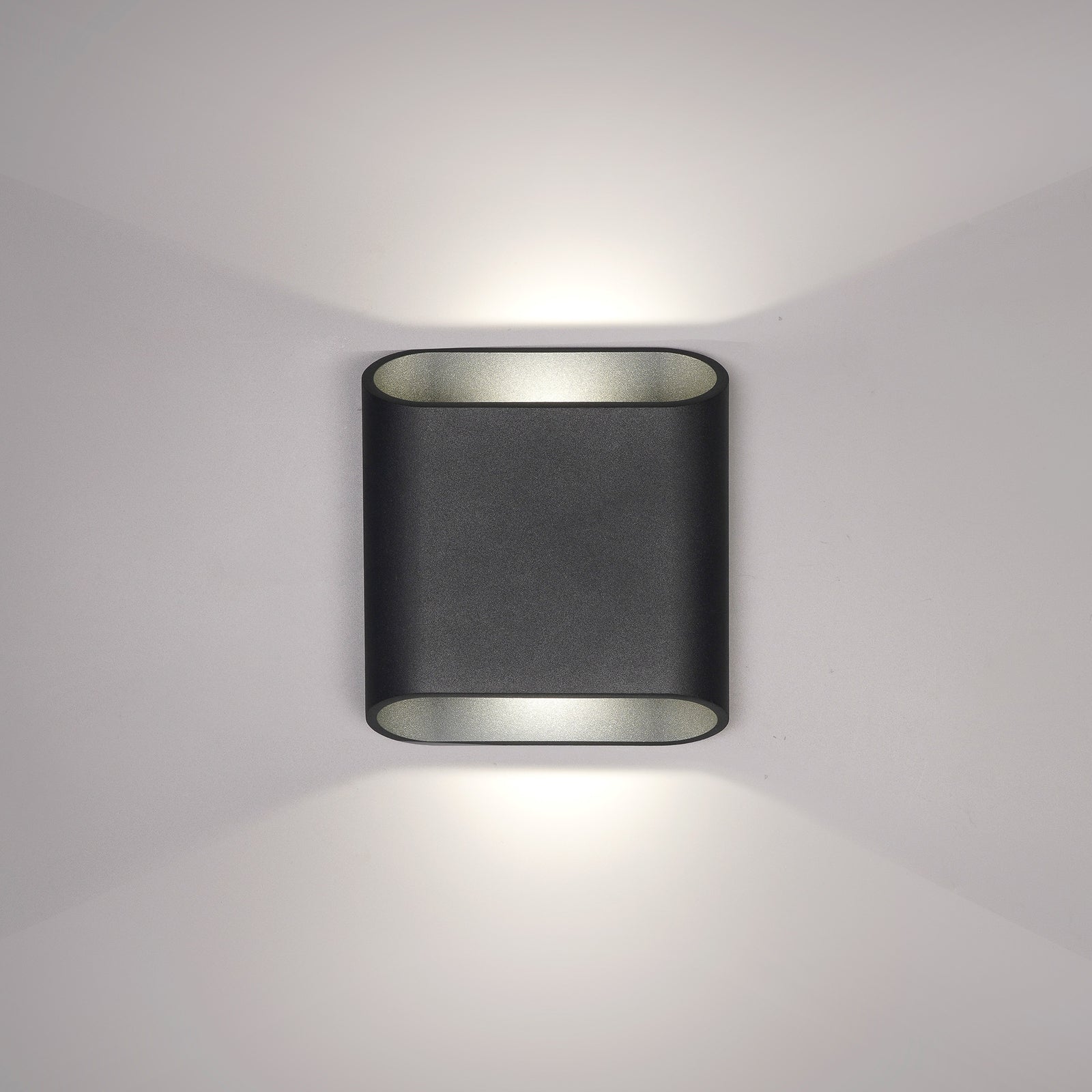 LED utevegglampe opp og ned grafitt CCT dimbar IP54 nærbilde aluminium