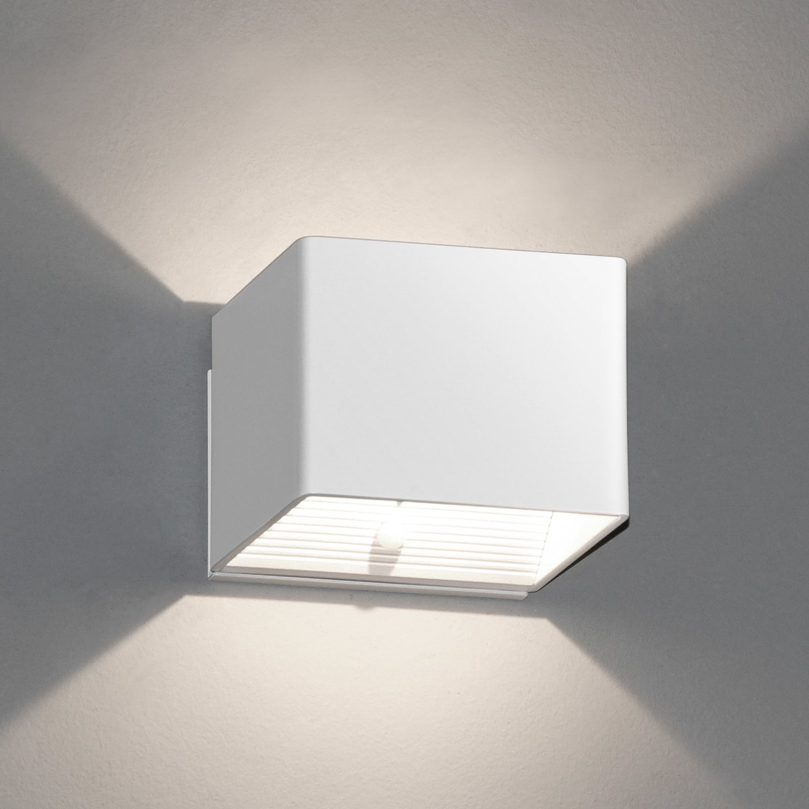 LED utevegglampe oppladbar med bevegelsessensor hvit IP44 - FH Lighting detalj av metallmateriale