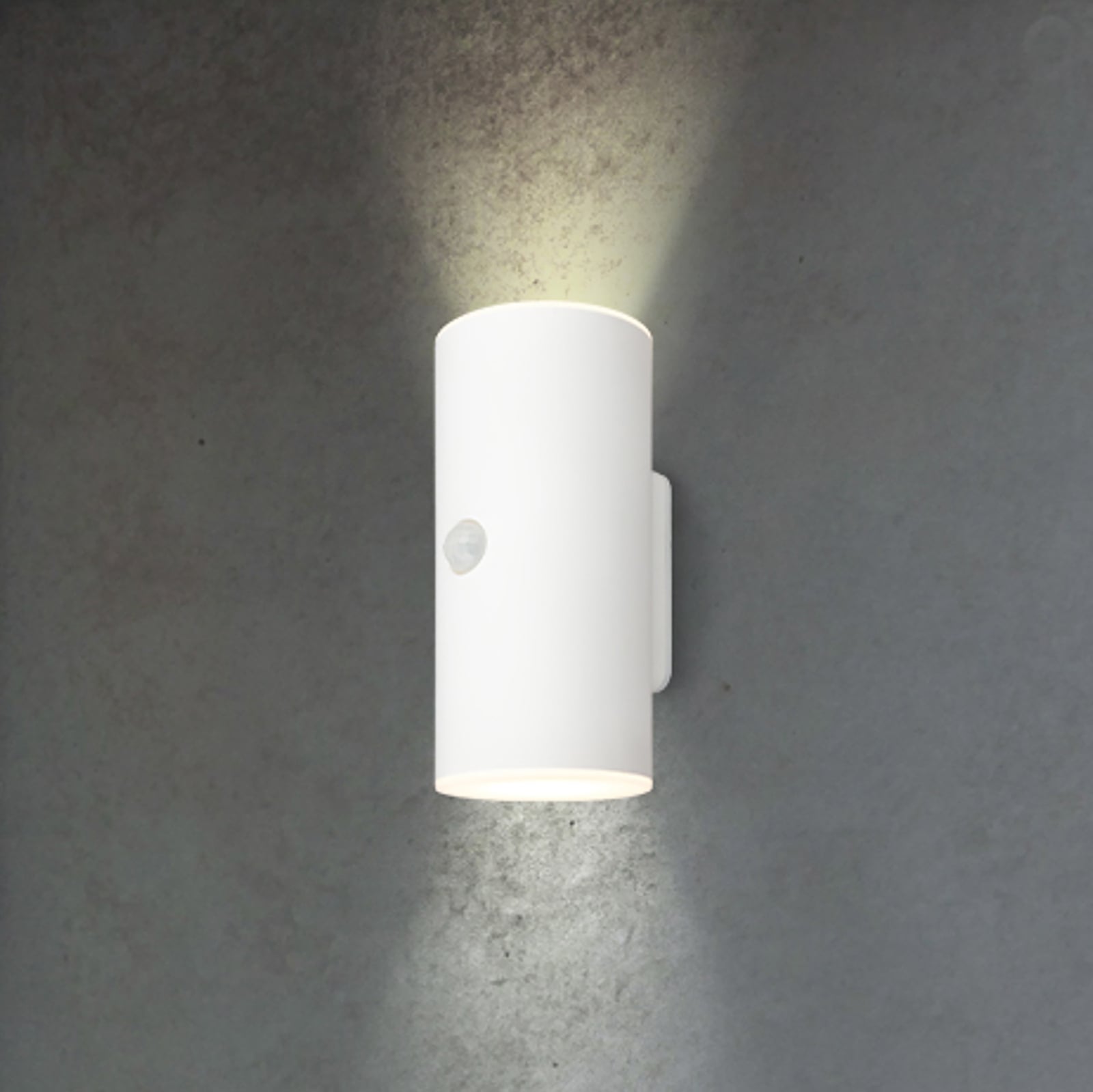 LED utevegglampe oppladbar opp/ned med bevegelsessensor hvit IP44 forfra