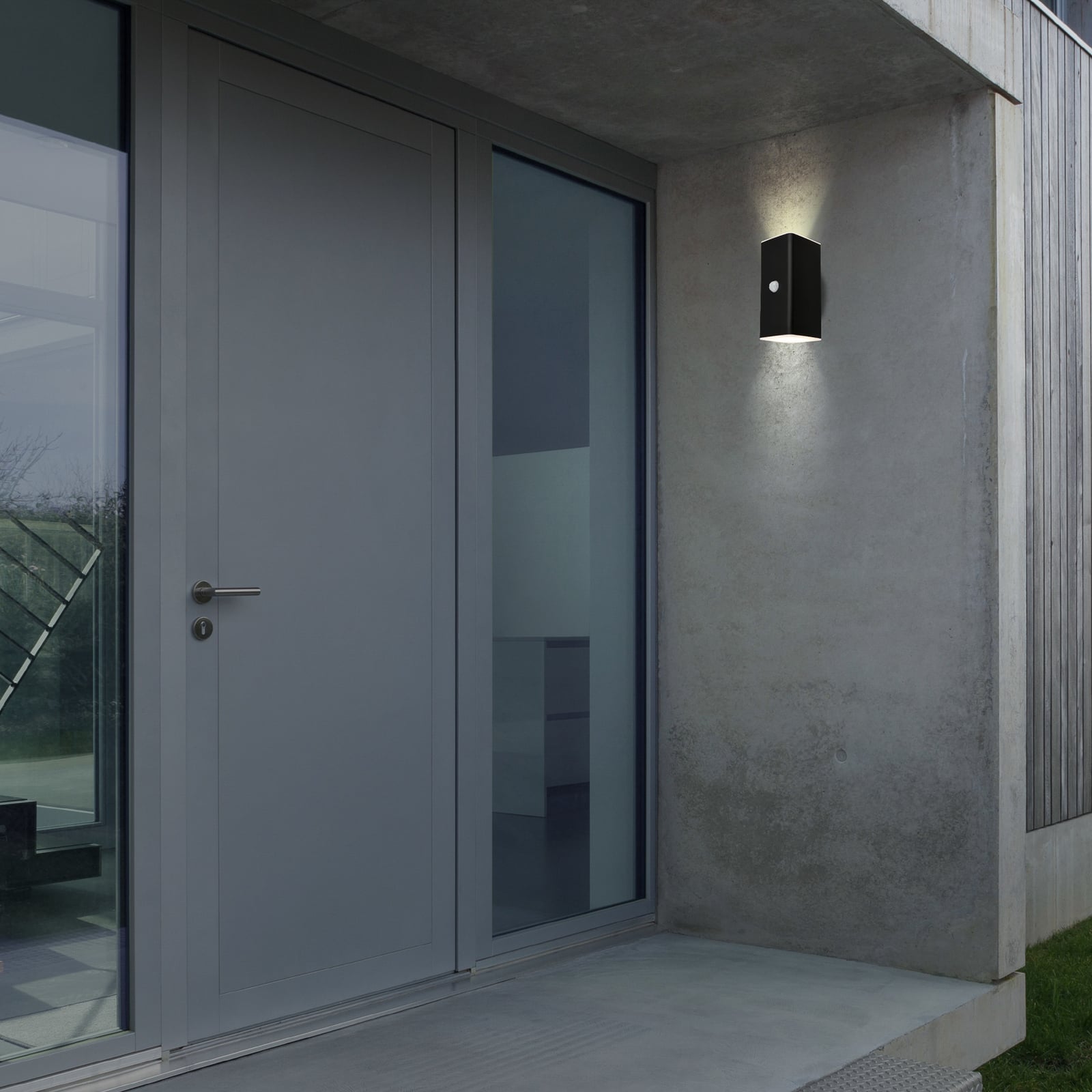 LED utevegglampe oppladbar opp/ned svart med bevegelsessensor IP44 Briloner bakside