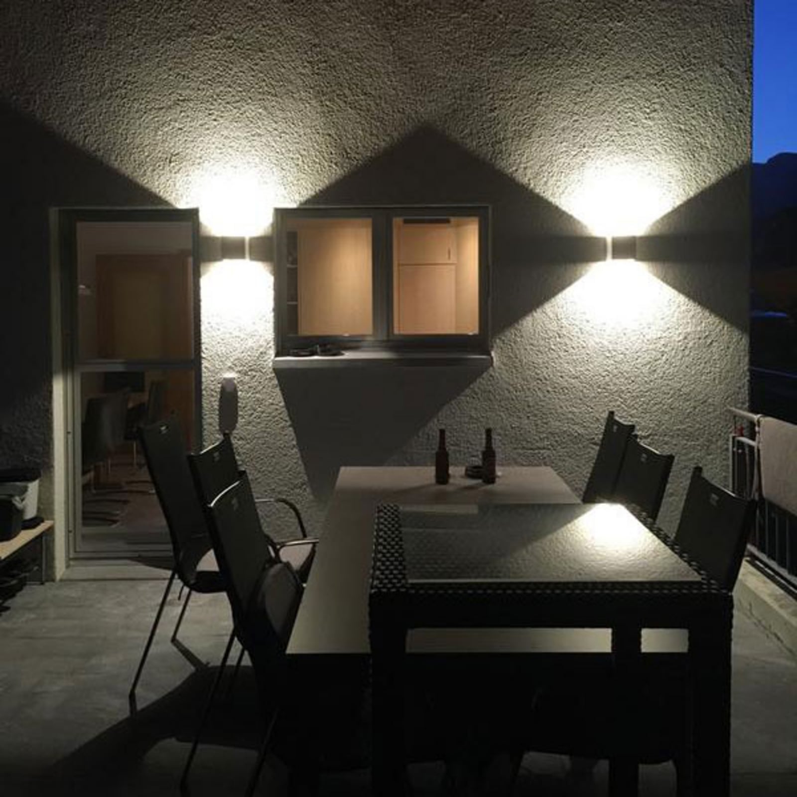 LED utevegglampe Riak betong grå opp/ned IP65 13 cm detalj