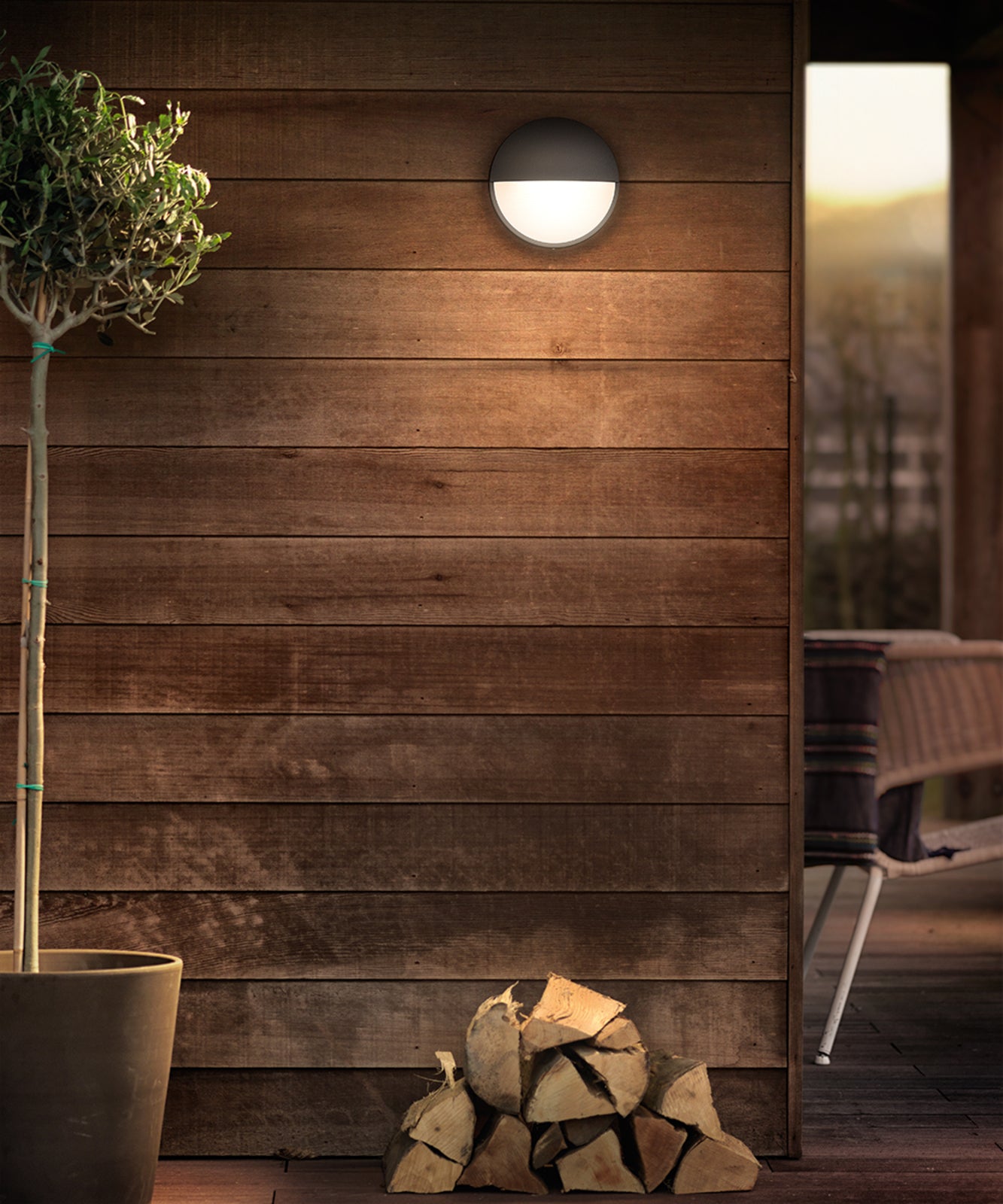 Bakside av LED utevegglampe rund antrasitt Ø21 cm Philips