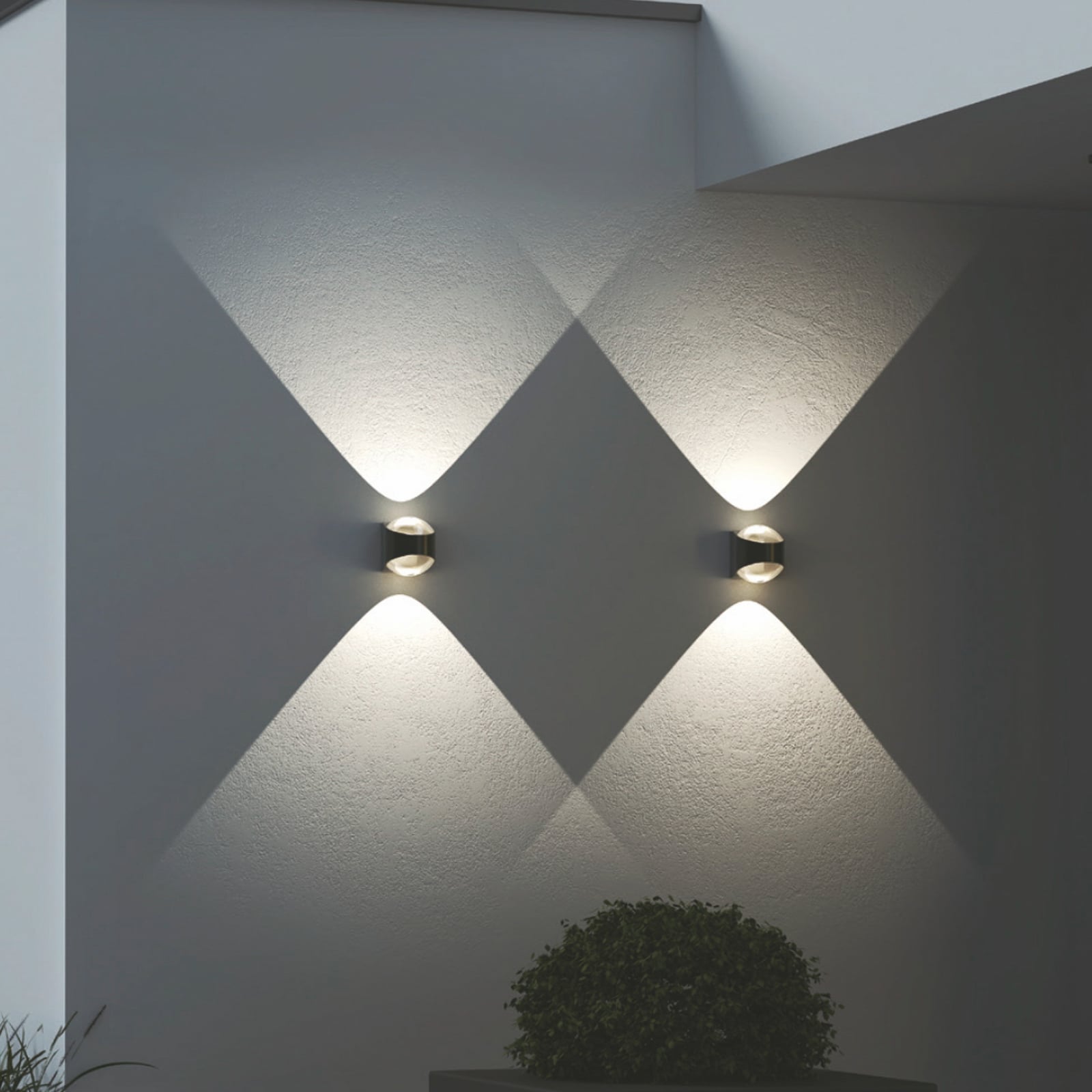 LED utevegglampe Saga opp og ned svart IP65 lysbilde