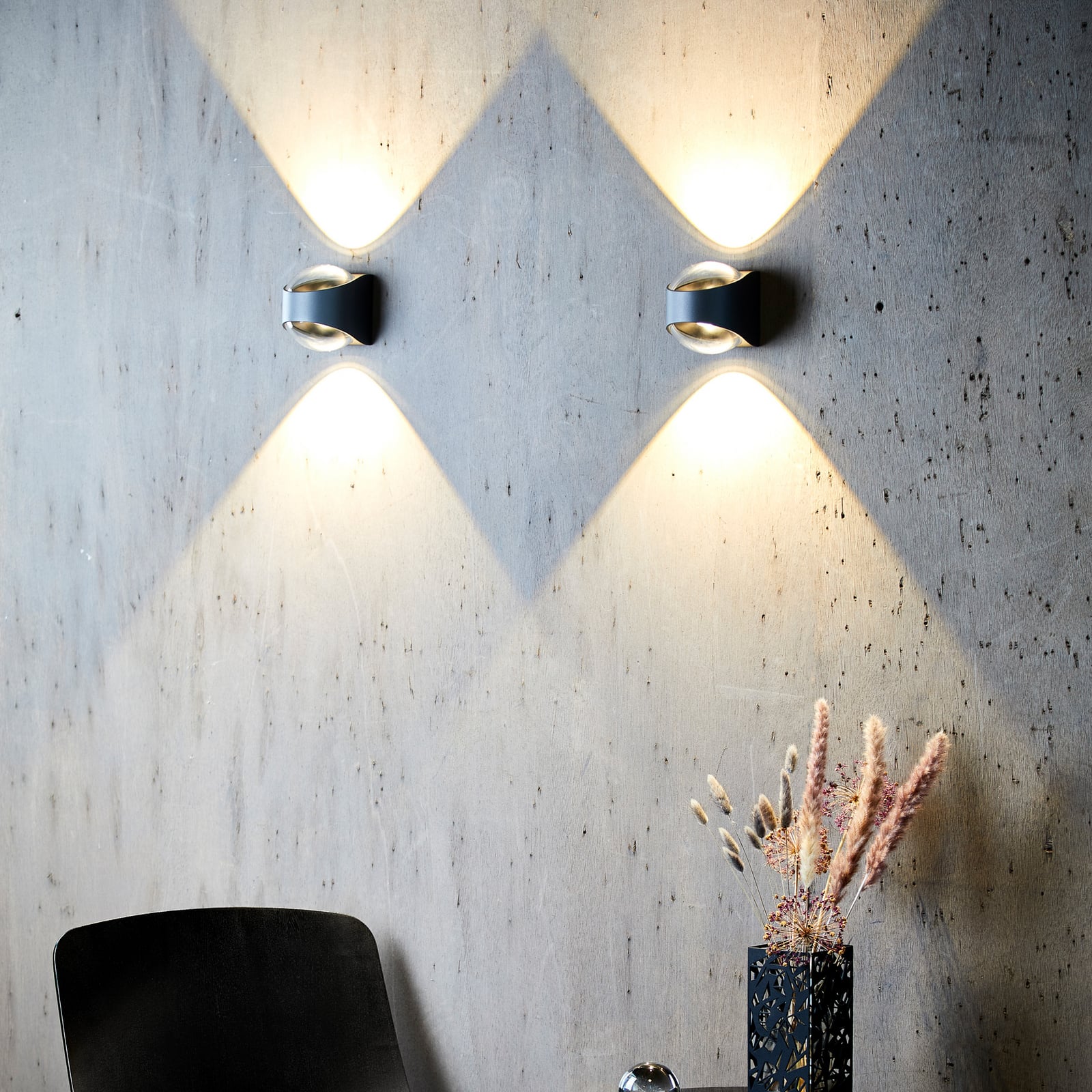 LED utevegglampe Saga opp og ned svart IP65 glassdetalj