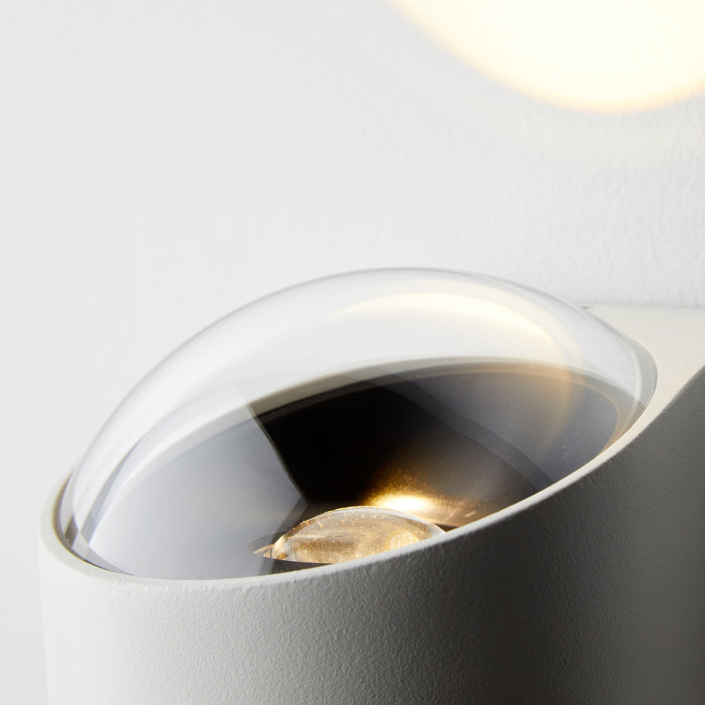Montert LED utevegglampe Saga opp/ned hvit IP65 10W på vegg