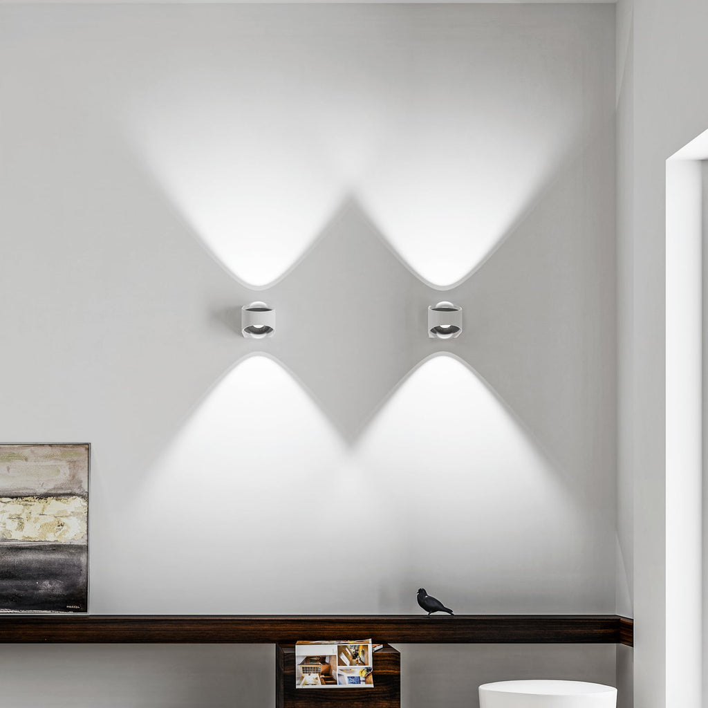 Nærbilde av LED utevegglampe Saga opp/ned hvit IP65 10W glass og aluminium