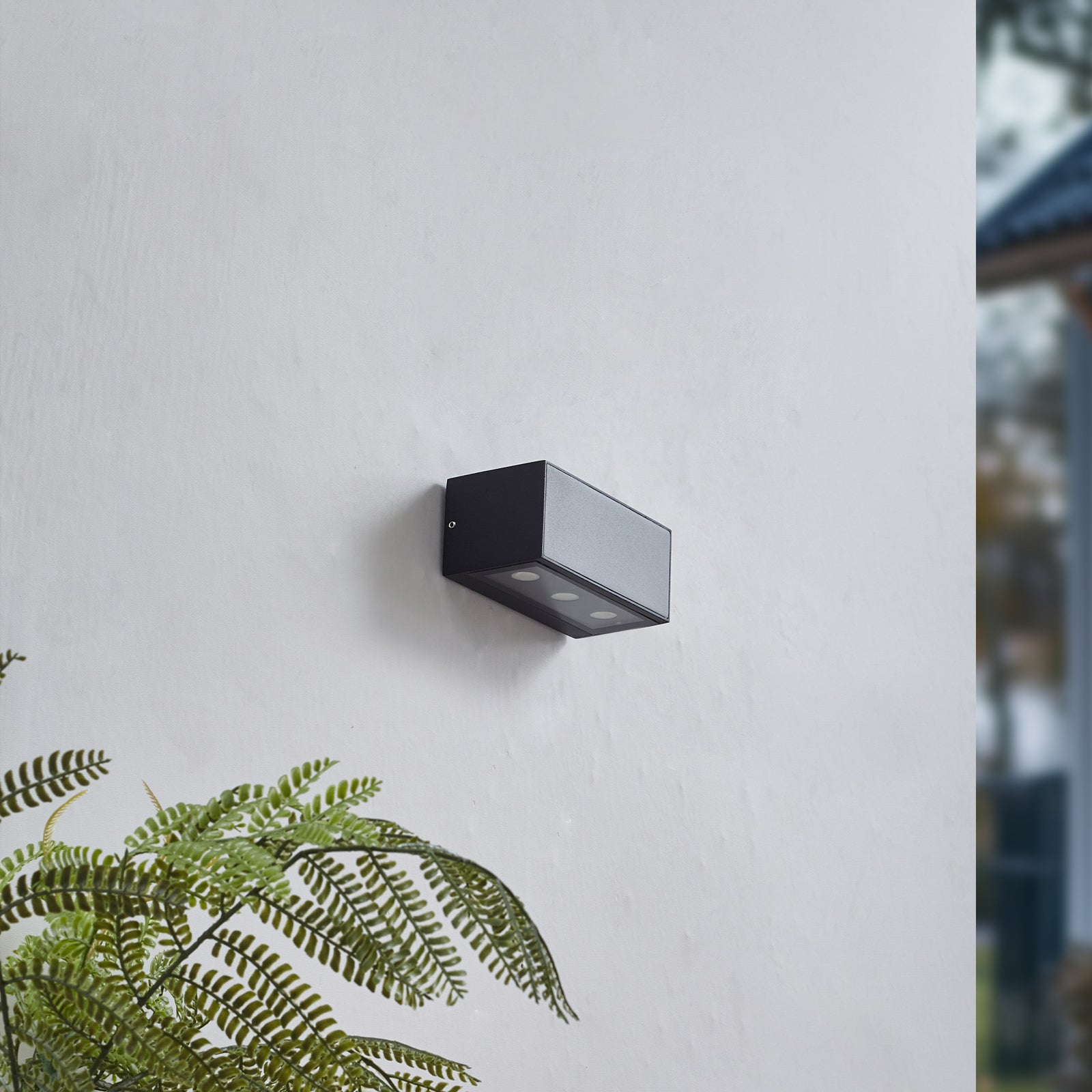 LED utevegglampe Selim svart matt detalj