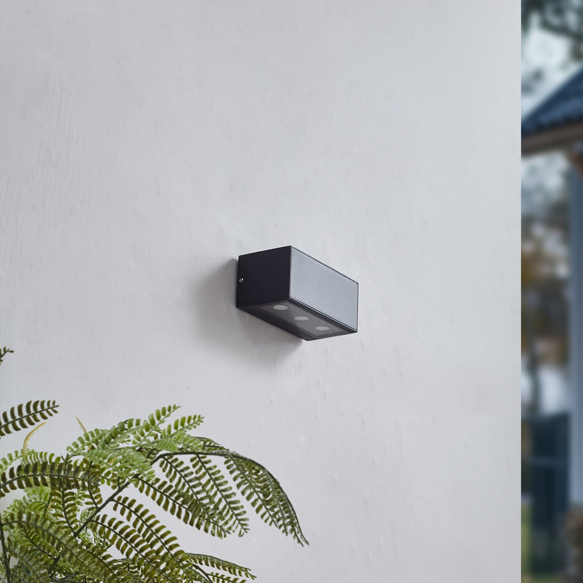 LED utevegglampe Selim svart matt detalj