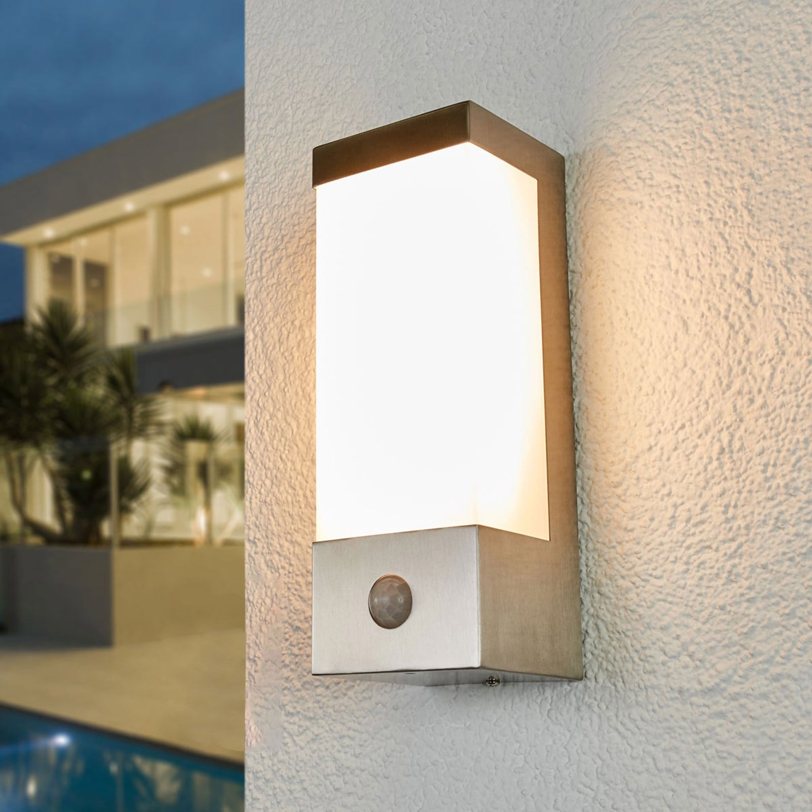 LED utevegglampe Severina med bevegelsessensor rustfritt stål IP44 forfra