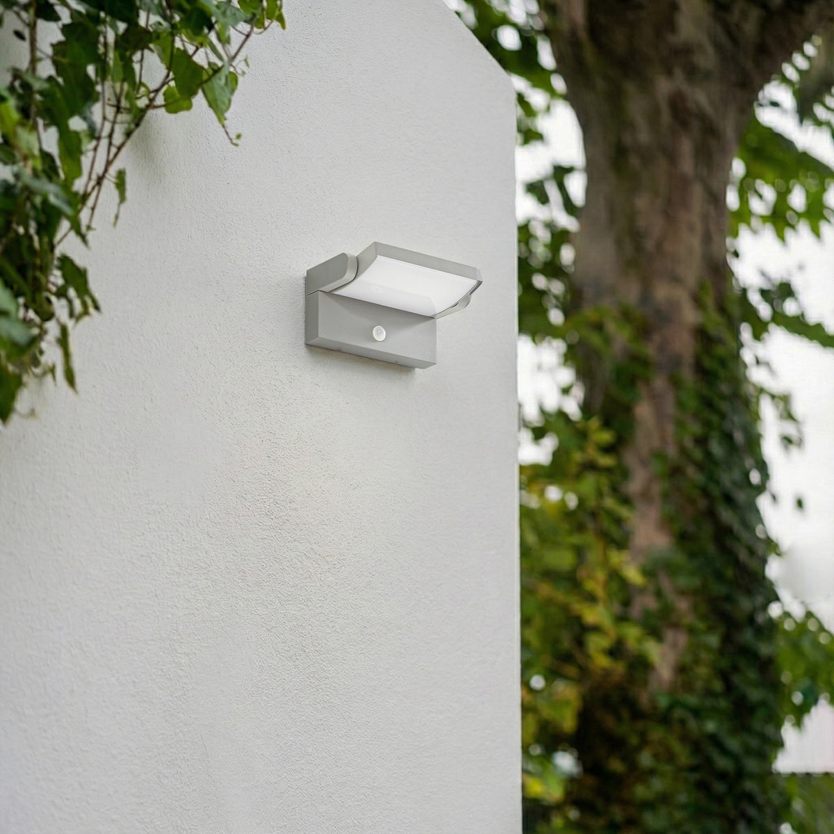 LED utevegglampe Sherin svingbar med bevegelsessensor grå IP54 bakside