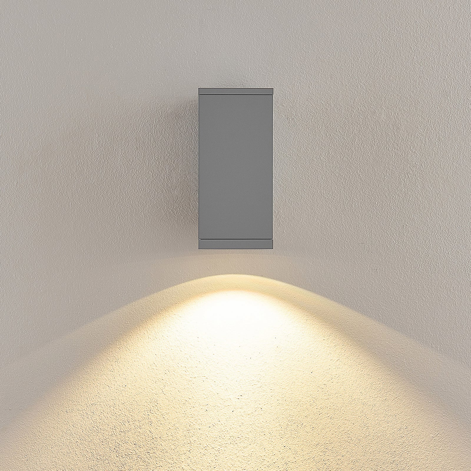 LED utevegglampe ShoreLine Pro Square dimbar CCT IP65 montert på vegg