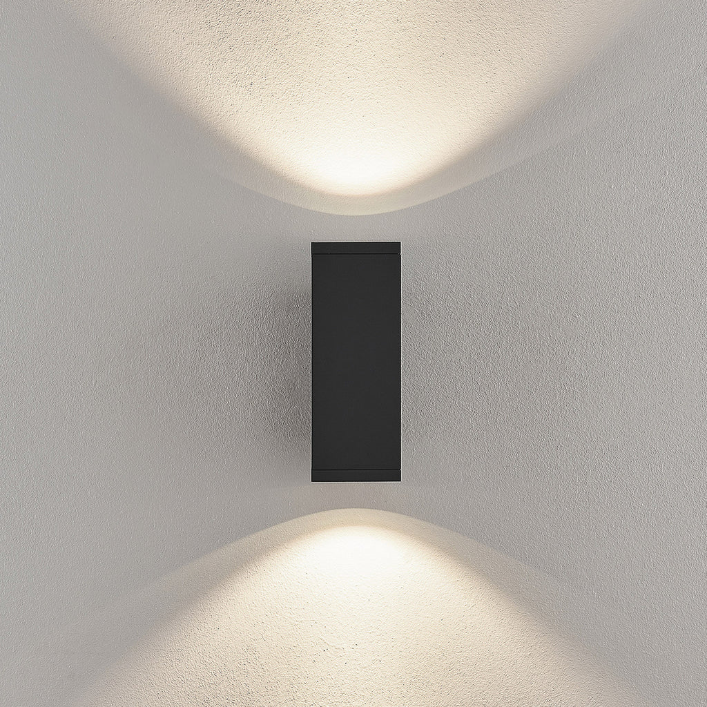 Detalj av justerbar lysfarge på LED utevegglampe ShoreLine Pro Square