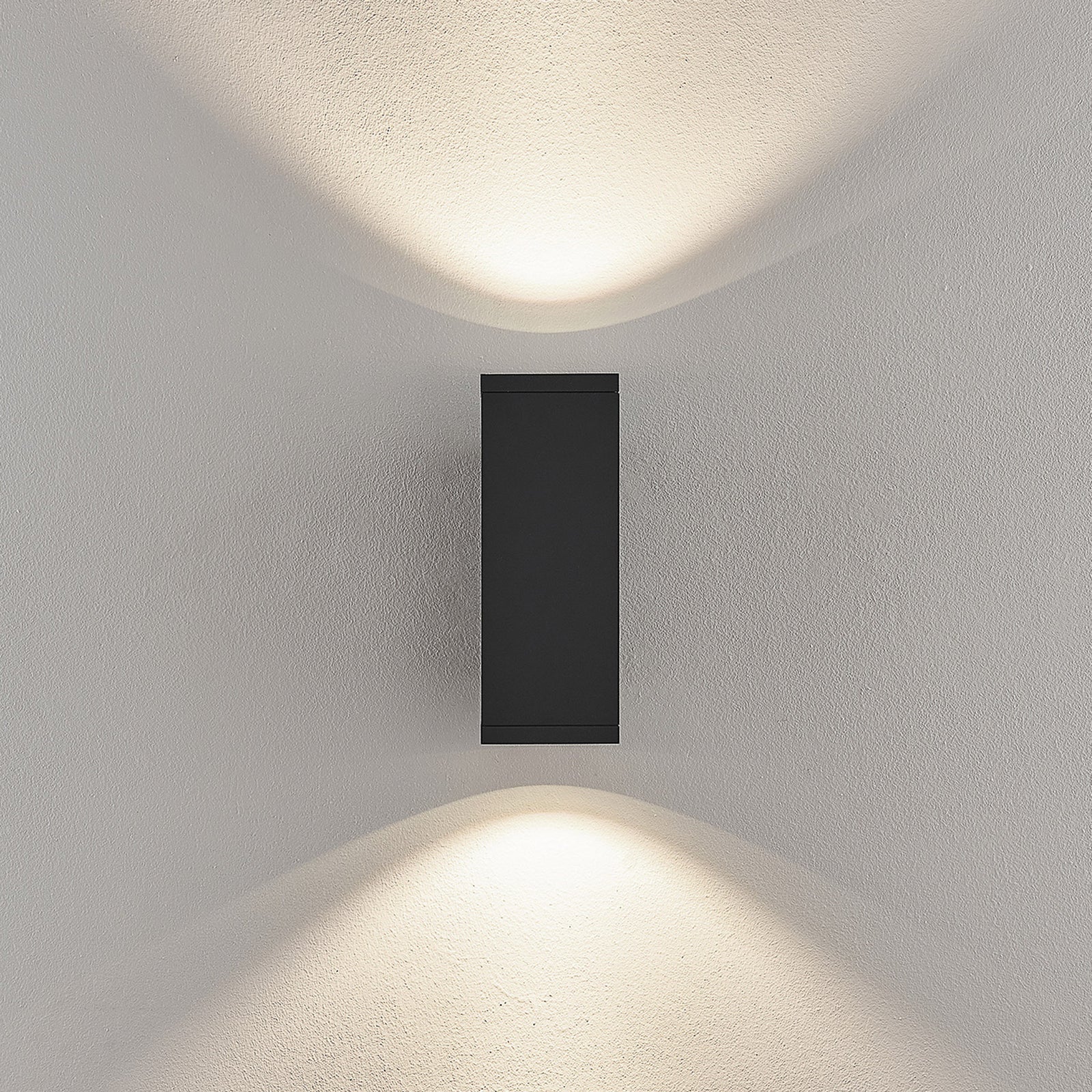 Detalj av justerbar lysfarge på LED utevegglampe ShoreLine Pro Square