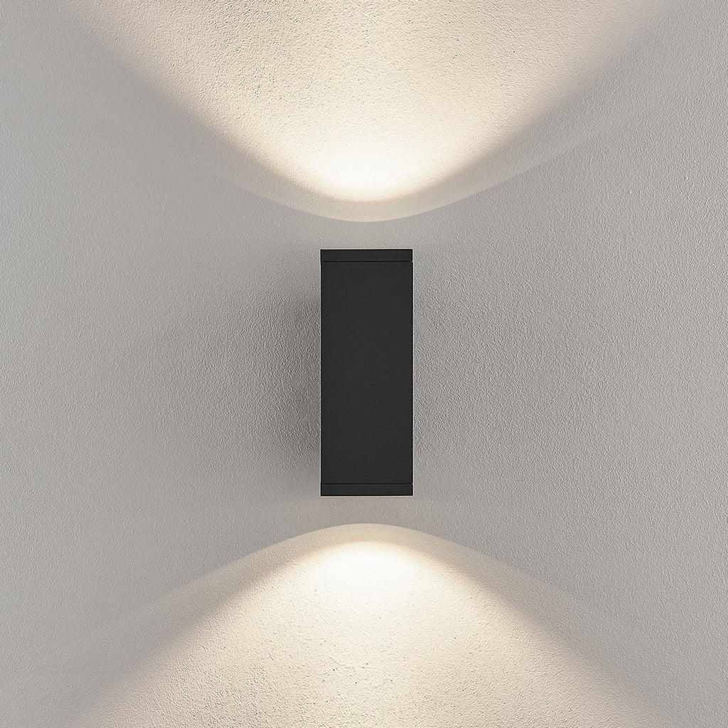 Detalj av justerbar lysfarge på LED utevegglampe ShoreLine Pro Square