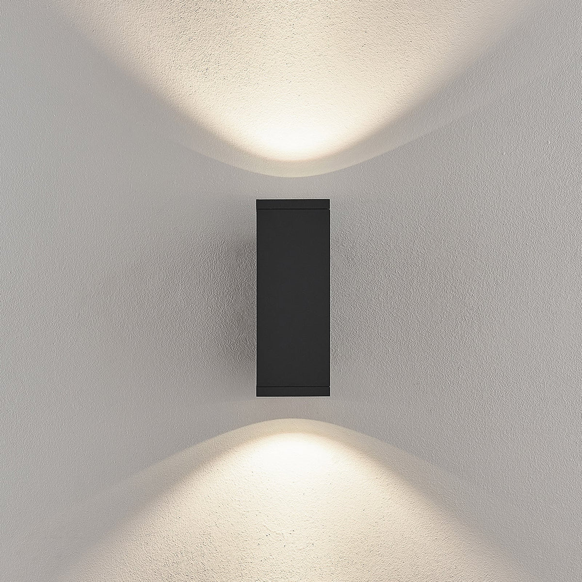 Detalj av justerbar lysfarge på LED utevegglampe ShoreLine Pro Square