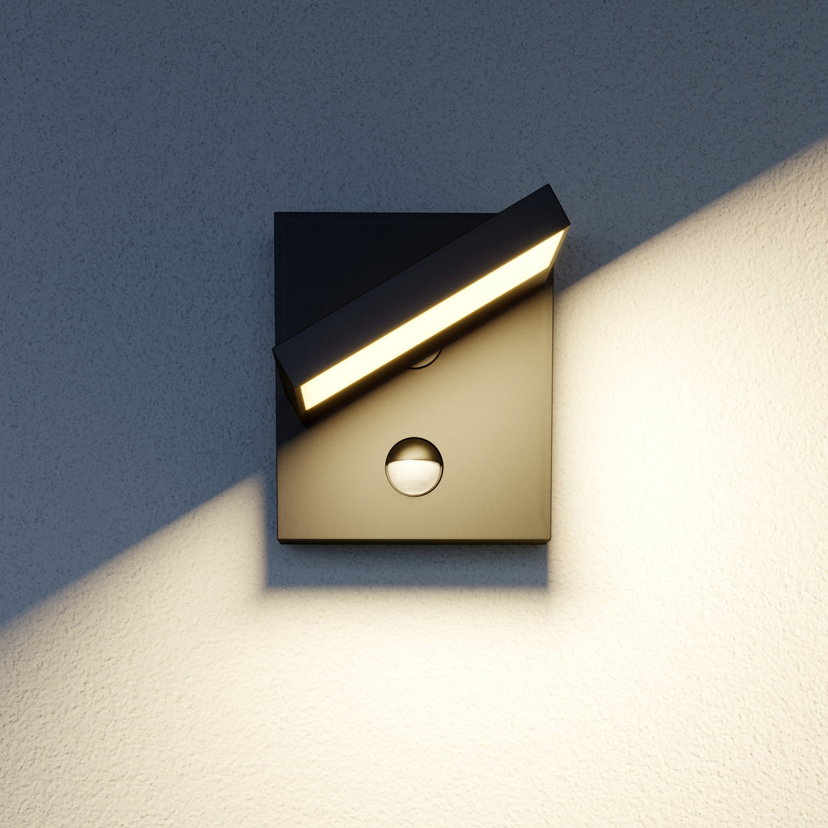 Montert LED utevegglampe Silvan med bevegelsessensor antrasitt IP54 ved inngang