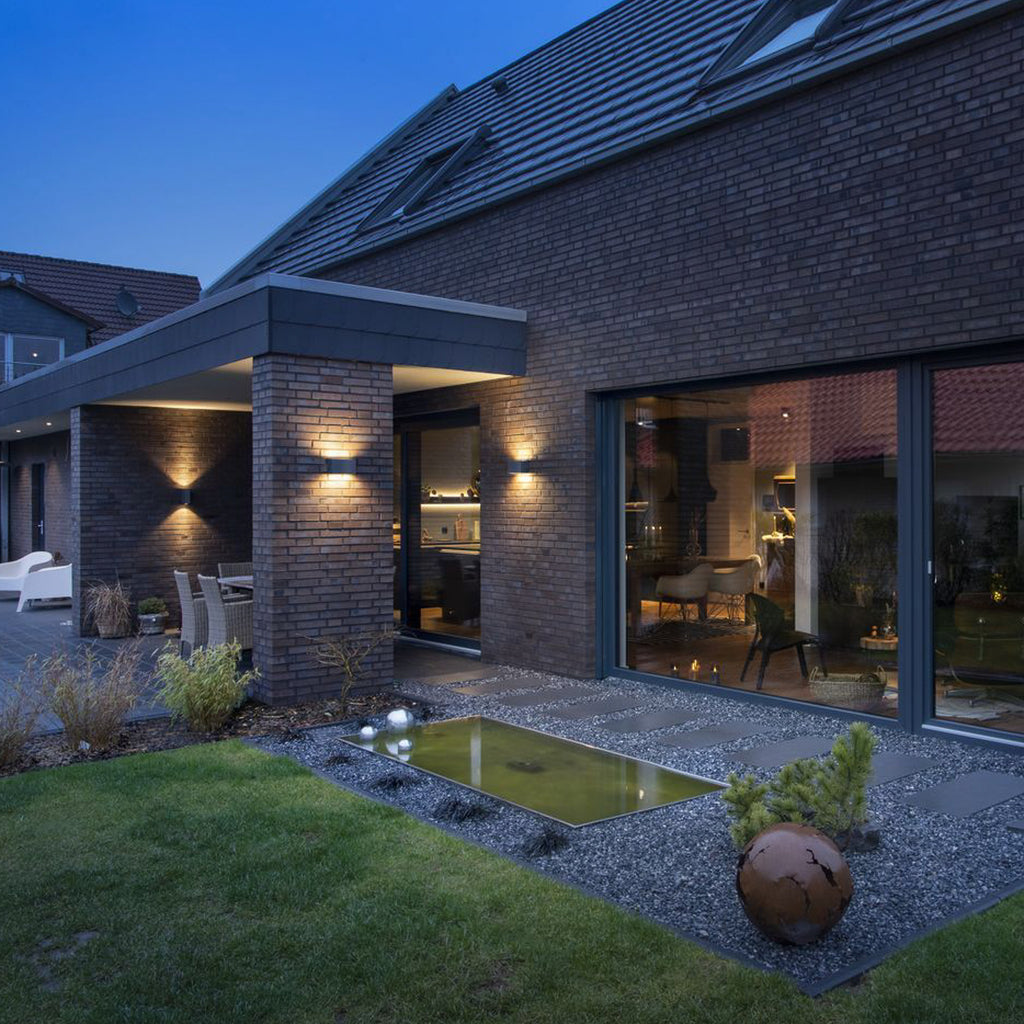 LED utevegglampe Sitra opp og ned CCT antrasitt IP44 lys nedover