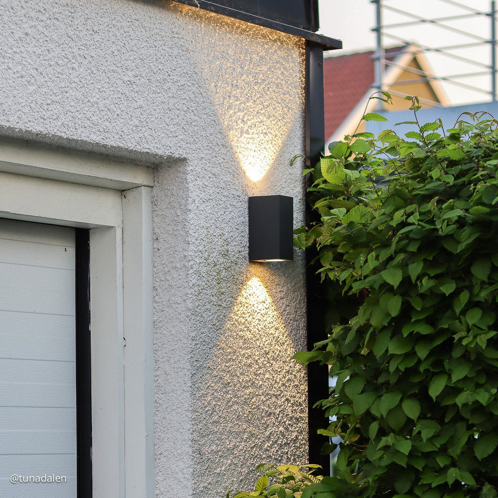 Detalj av LED utevegglampe Tavi antrasitt 14,5 cm IP54