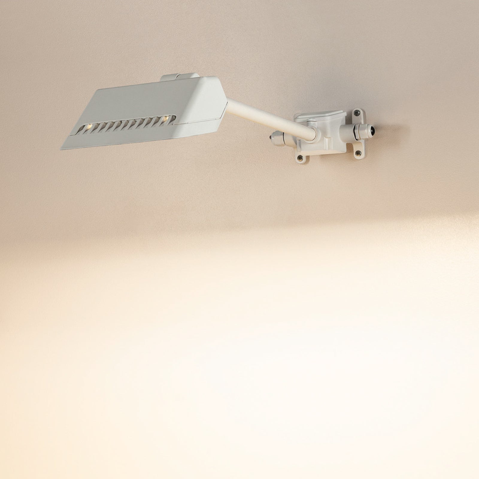 Montert LED utevegglampe Today Pro svingbar hvit aluminium