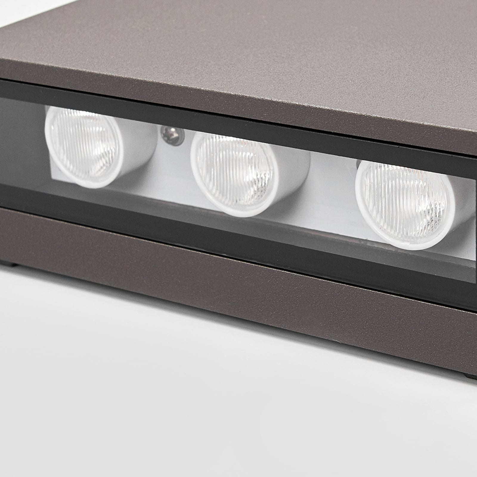 LED utevegglampe Trixy antrasitt aluminium nærbilde av materiale