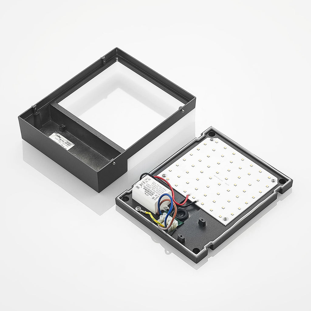 Montert LED utevegglampe Vanira kantet aluminium IP54 på vegg