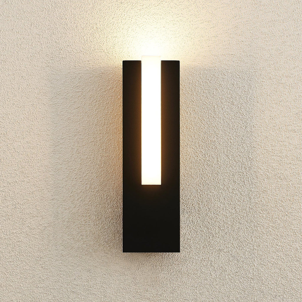LED utevegglampe Virgalia antrasitt montert utendørs