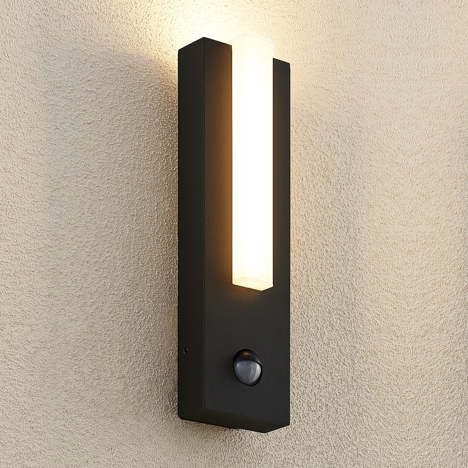 Detalj av LED utevegglampe Virgalia med bevegelsessensor grafitt