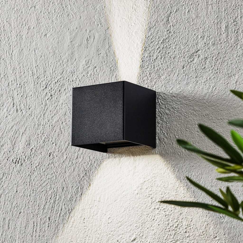 LED utevegglampe Wall kubisk svart 10x10 cm IP44 forfra
