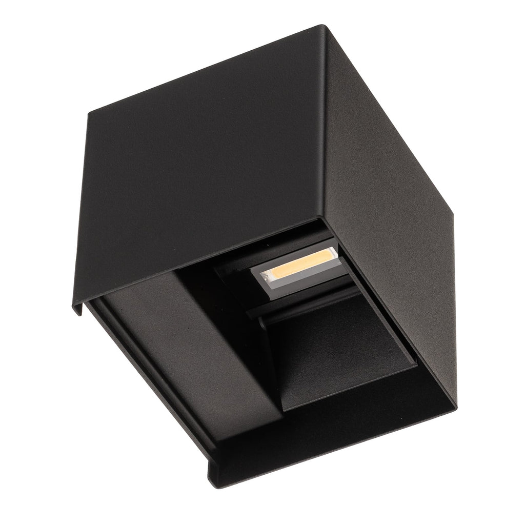 Detalj av LED utevegglampe Wall kubisk svart 10x10 cm IP44