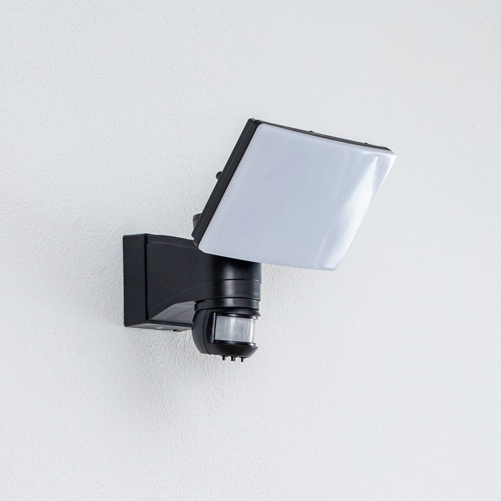 LED uteveggspot Avayah med bevegelsessensor svart bakside